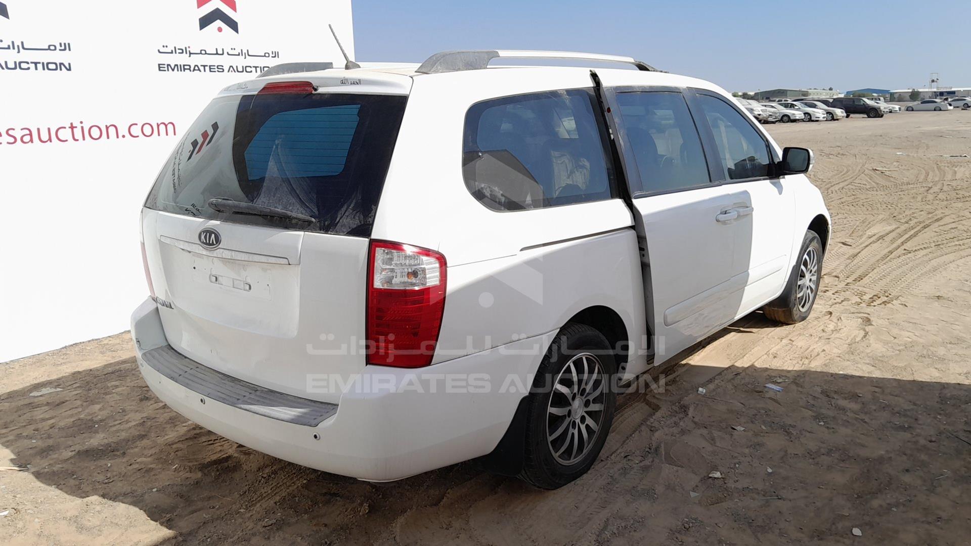 2011 KIA CARNIVAL VIN: KNAMH8177B6386899