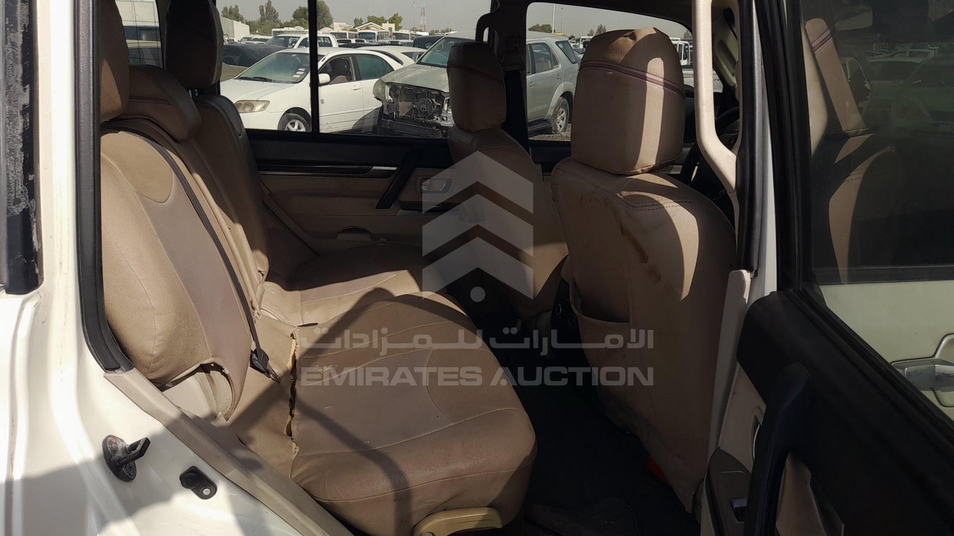 2012 MITSUBISHI PAJERO VIN: JMYLRV95WCJ704546