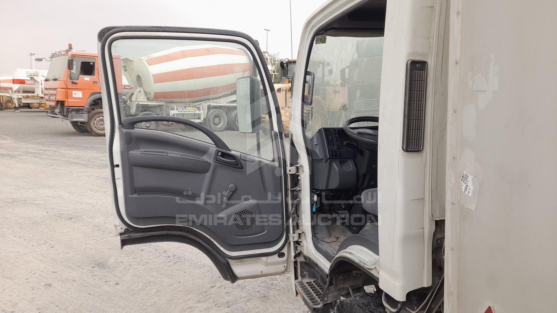 2017 ISUZU NPR VIN: JAAKP34H4H7P07991