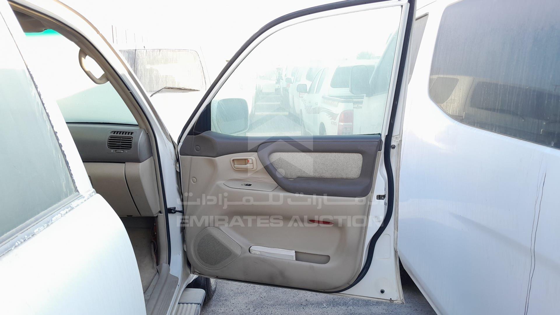 2007 TOYOTA LAND CRUISER VIN: JTGHJ09J377006875