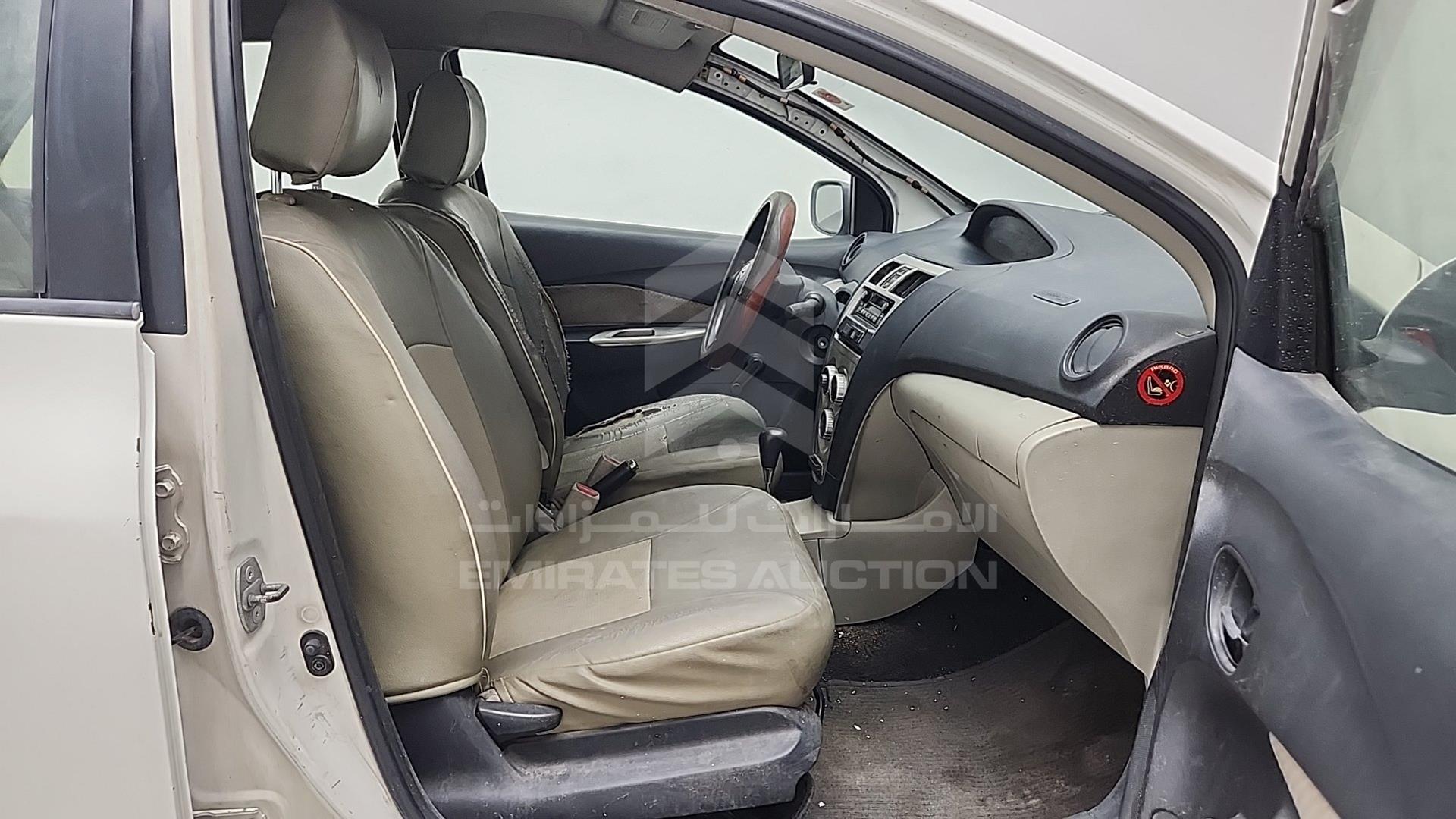 2006 TOYOTA YARIS VIN: JTDBW933961022096