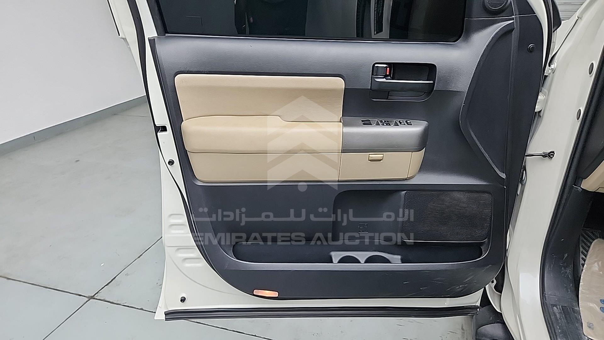 2016 TOYOTA SEQUOIA VIN: 5TDBY64A2GS130442