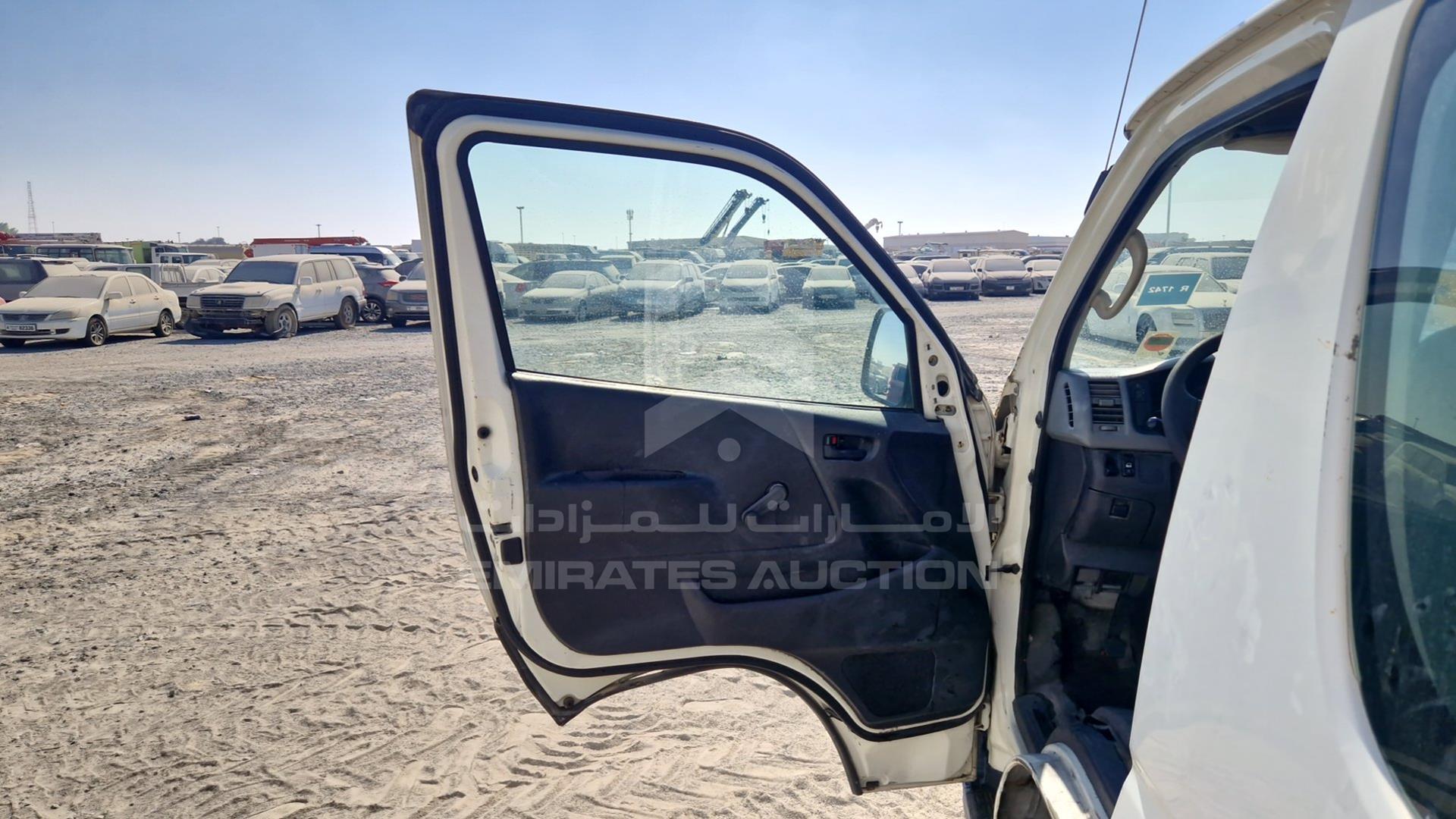 2011 TOYOTA HIACE VIN: JTGJX02P9B0040044