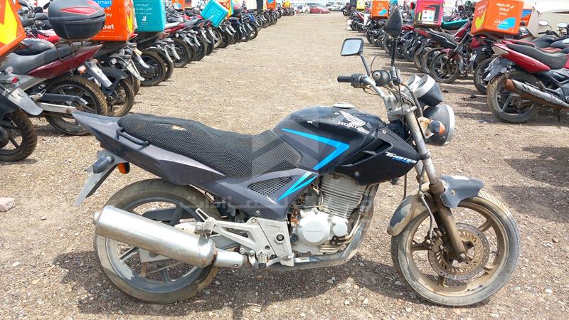 9C2MC3502FR350165 Auction: EmiratesAuction Lot: 406828 9C2MC3502FR350165 Honda CBX 250 Twister 2015 BLACK Photo 12