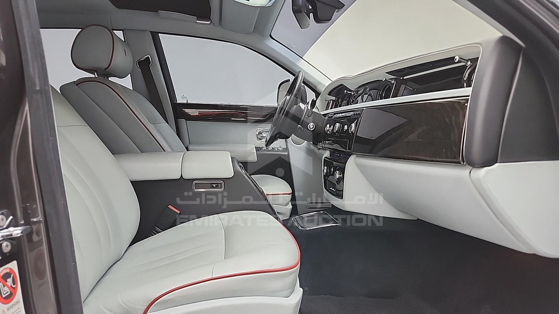 2013 ROLLS-ROYCE PHANTOM VIN: SCA681S02DUX72267