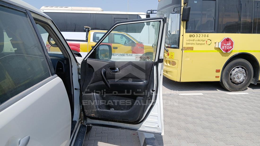 نيسان باترول 2019 — الباب الأمامي الأيمن — صورة 27