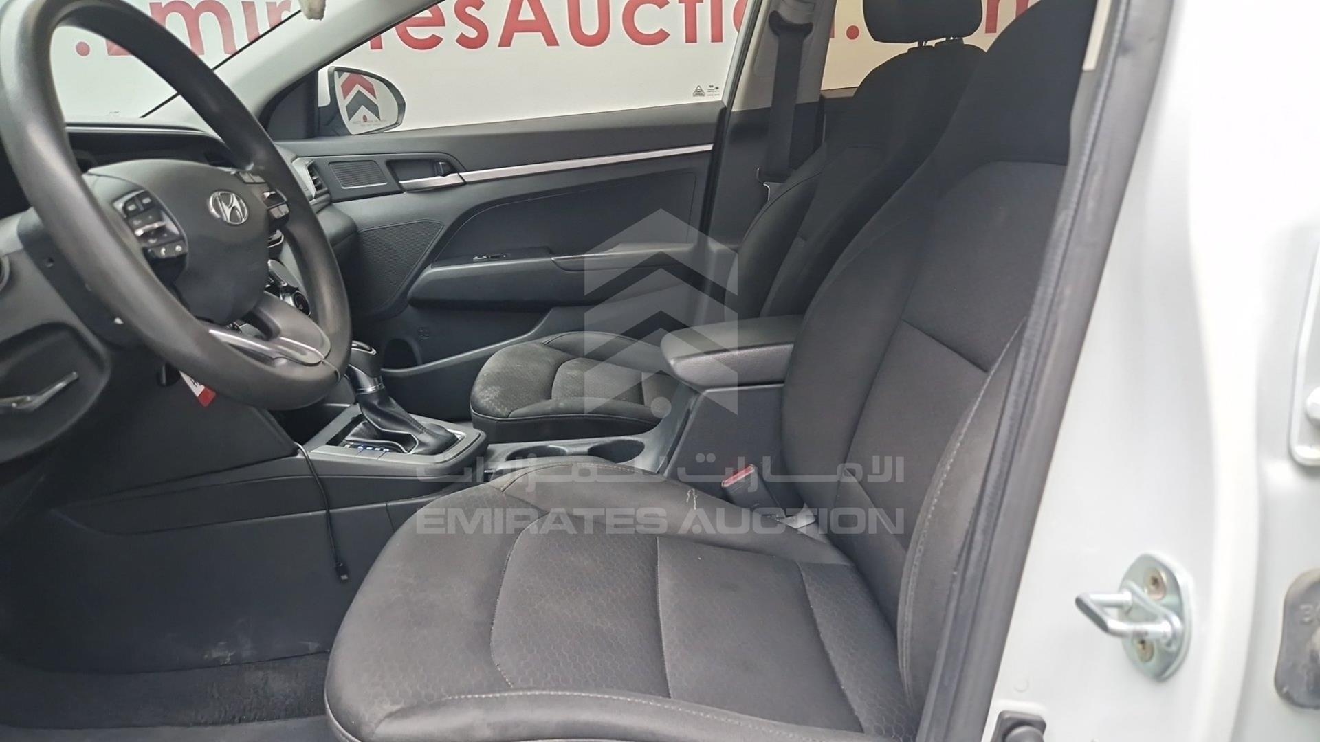 2019 HYUNDAI ELANTRA VIN: 5NPD74LFXKH421749
