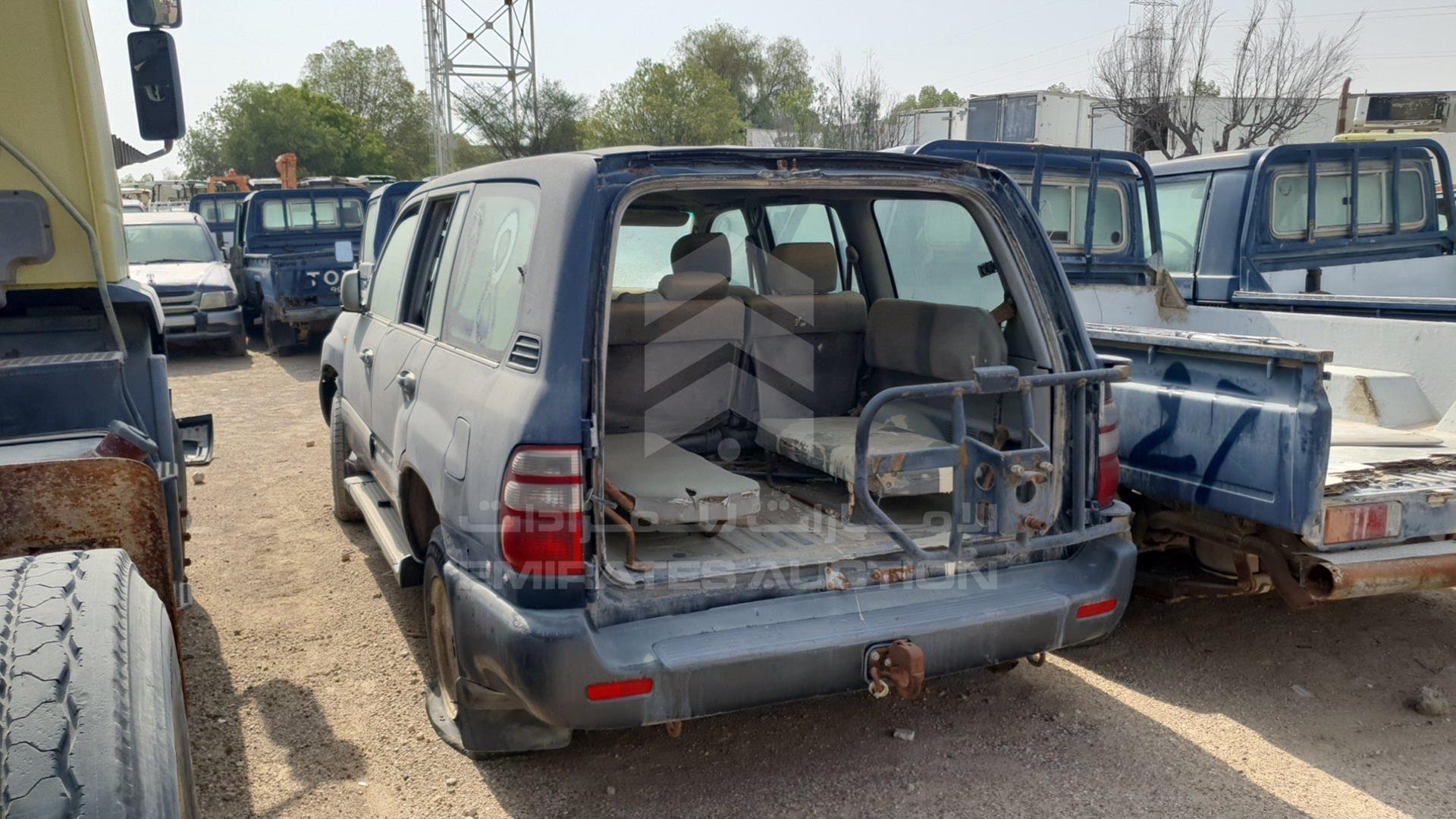 2004 TOYOTA LAND CRUISER VIN: JTECB09J443013529