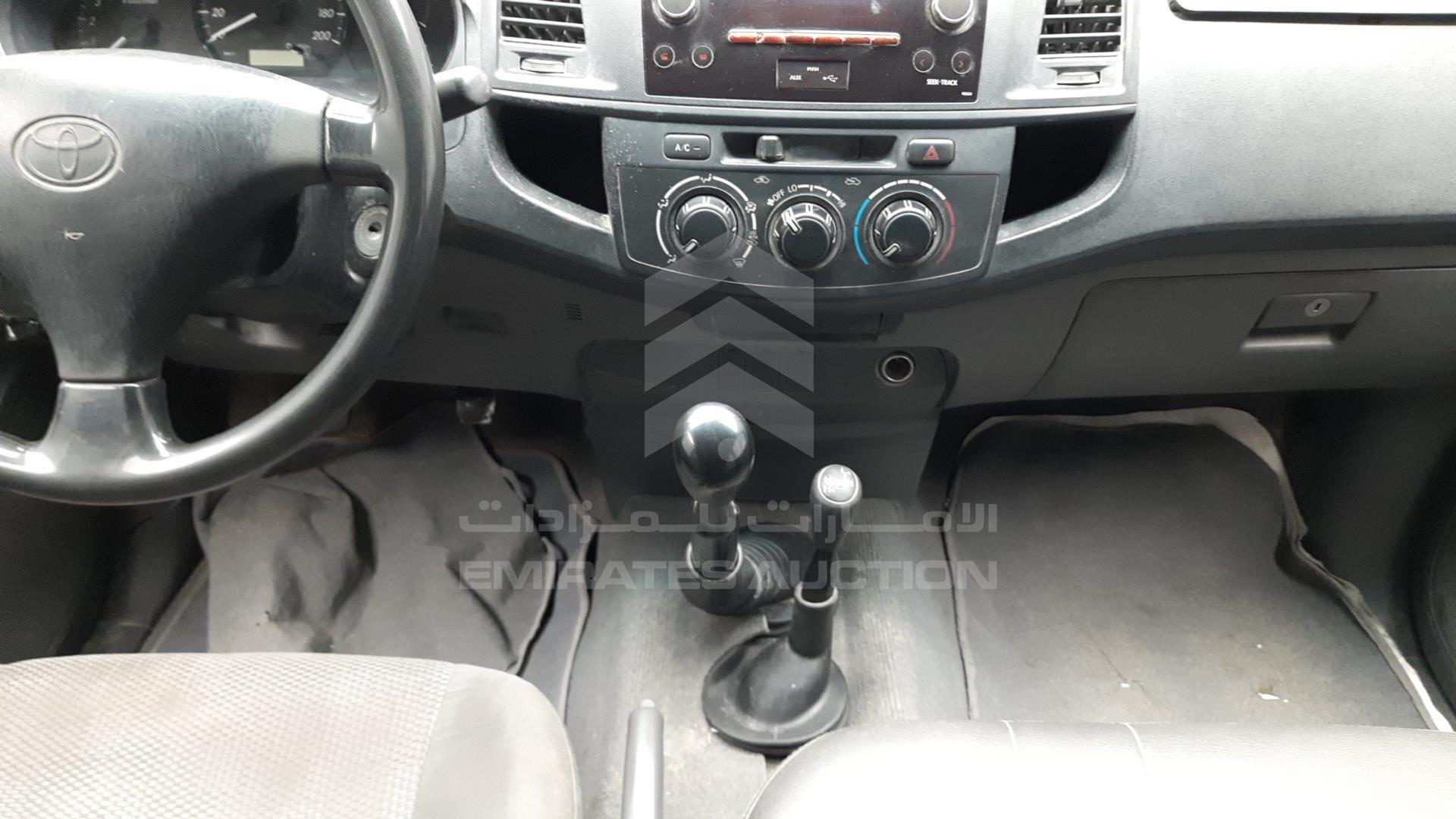 2014 TOYOTA HILUX VIN: MR0FX22G3E1392356