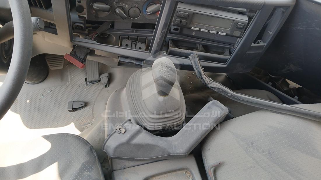 2026 Isuzu NPR — Gear View — Photo 17