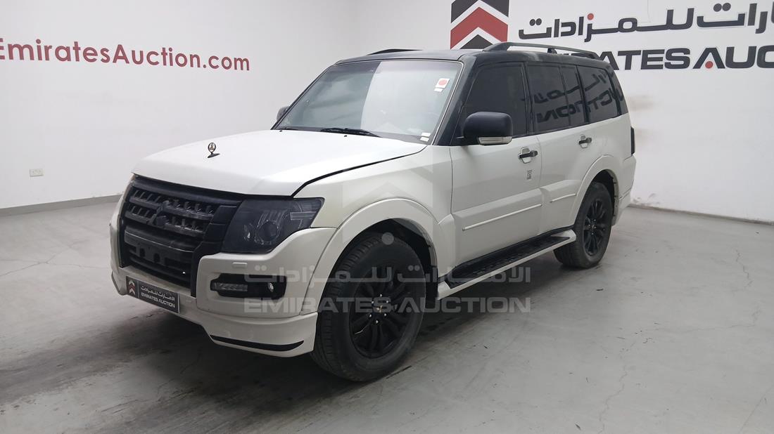 2020 Mitsubishi Pajero — Front Left Angle — Photo 7