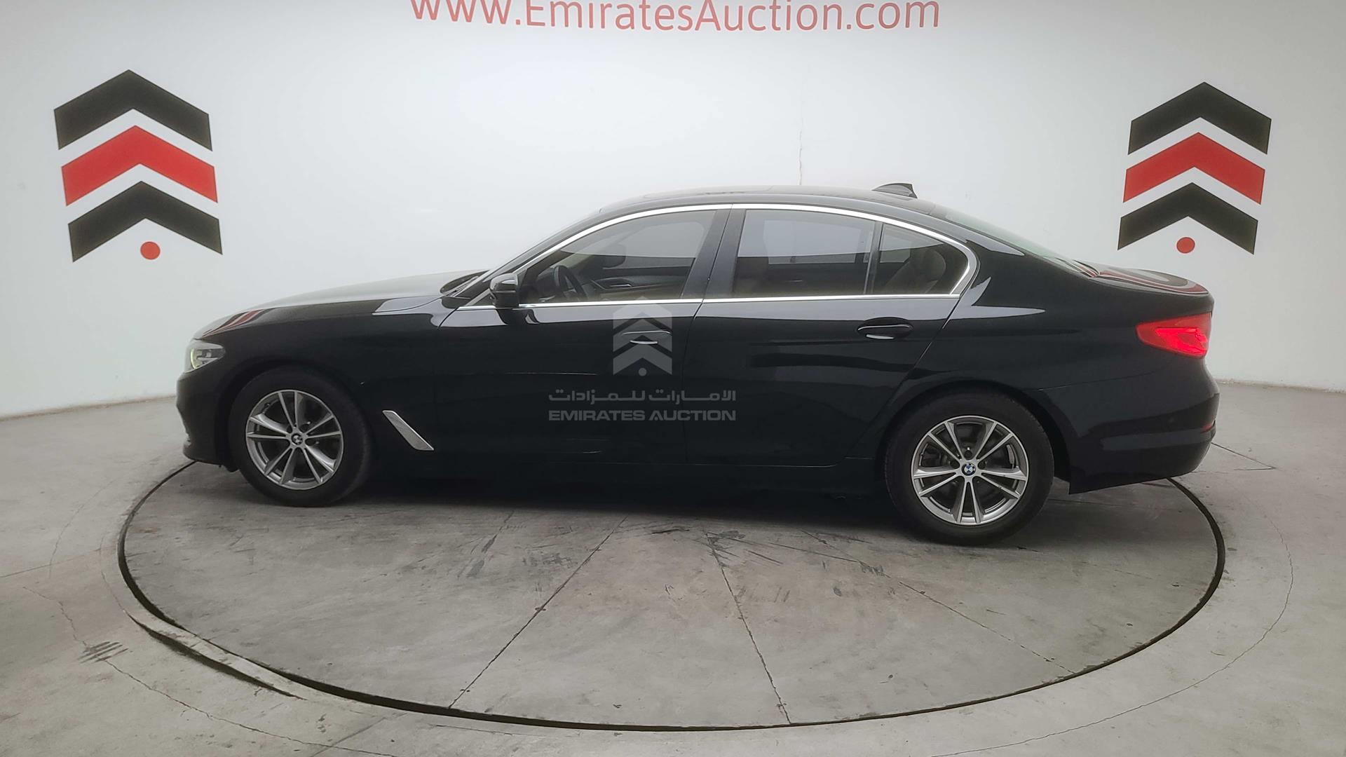 2019 BMW 520 VIN: WBAJA1A07KWW09864