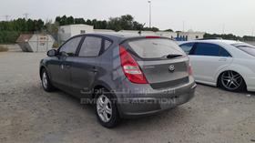 2010 Hyundai I 30 — Rear Left Angle — Photo 6 — Thumbnail