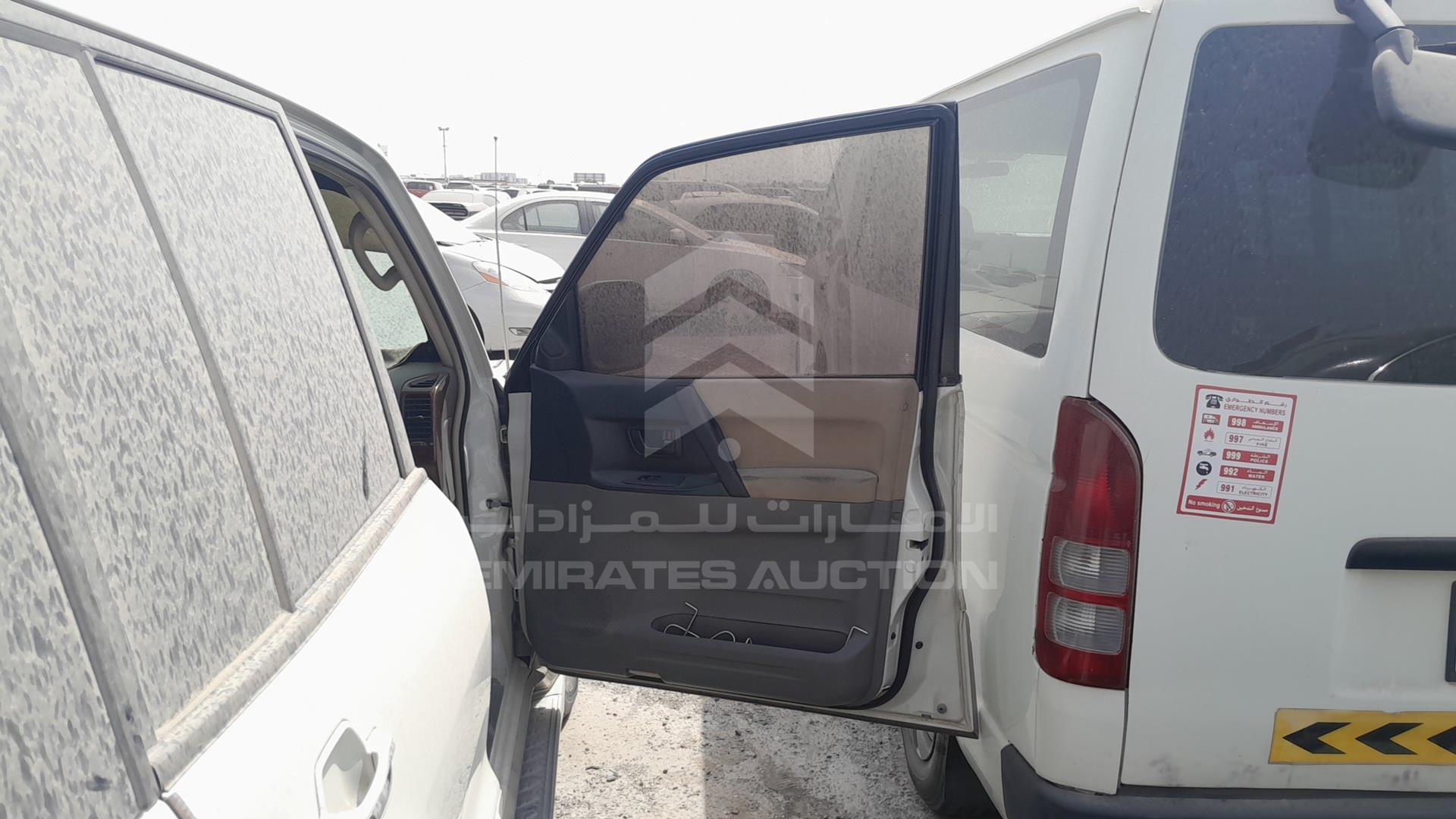 2005 MITSUBISHI PAJERO VIN: JMYLRV73W5J706988