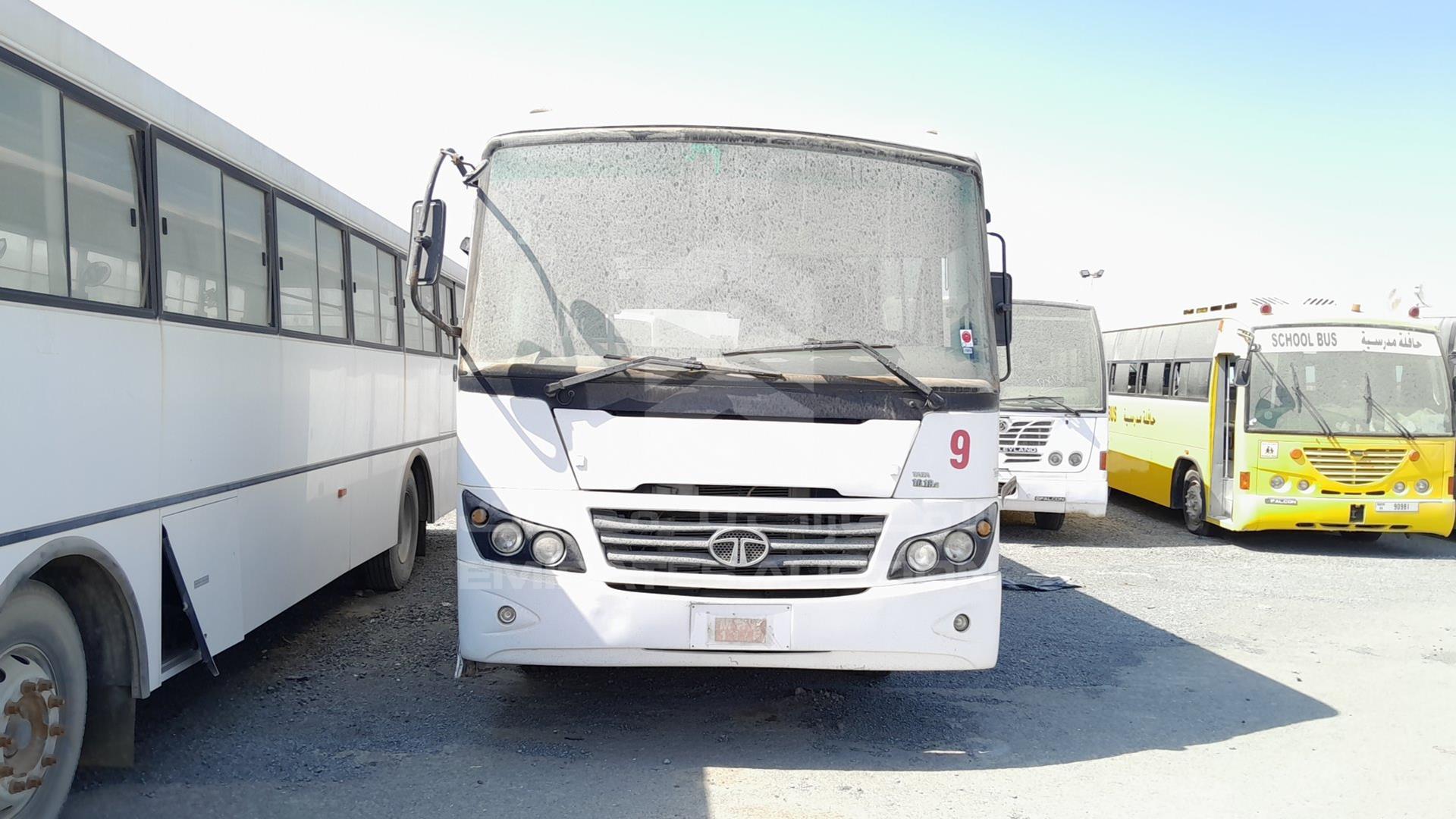 2015 TATA LPO1618 VIN: MAT449253F0L01814