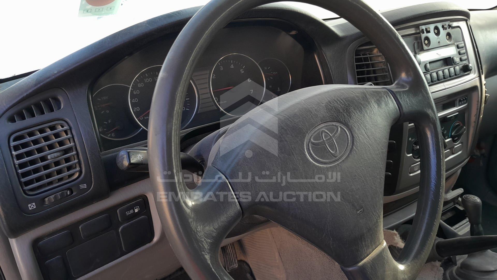2003 TOYOTA LAND CRUISER VIN: JTGHJ01J633003935