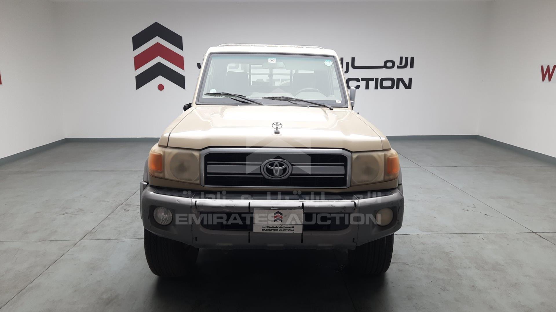 2011 TOYOTA LAND CRUISER VIN: JTFLU73J5B4521104
