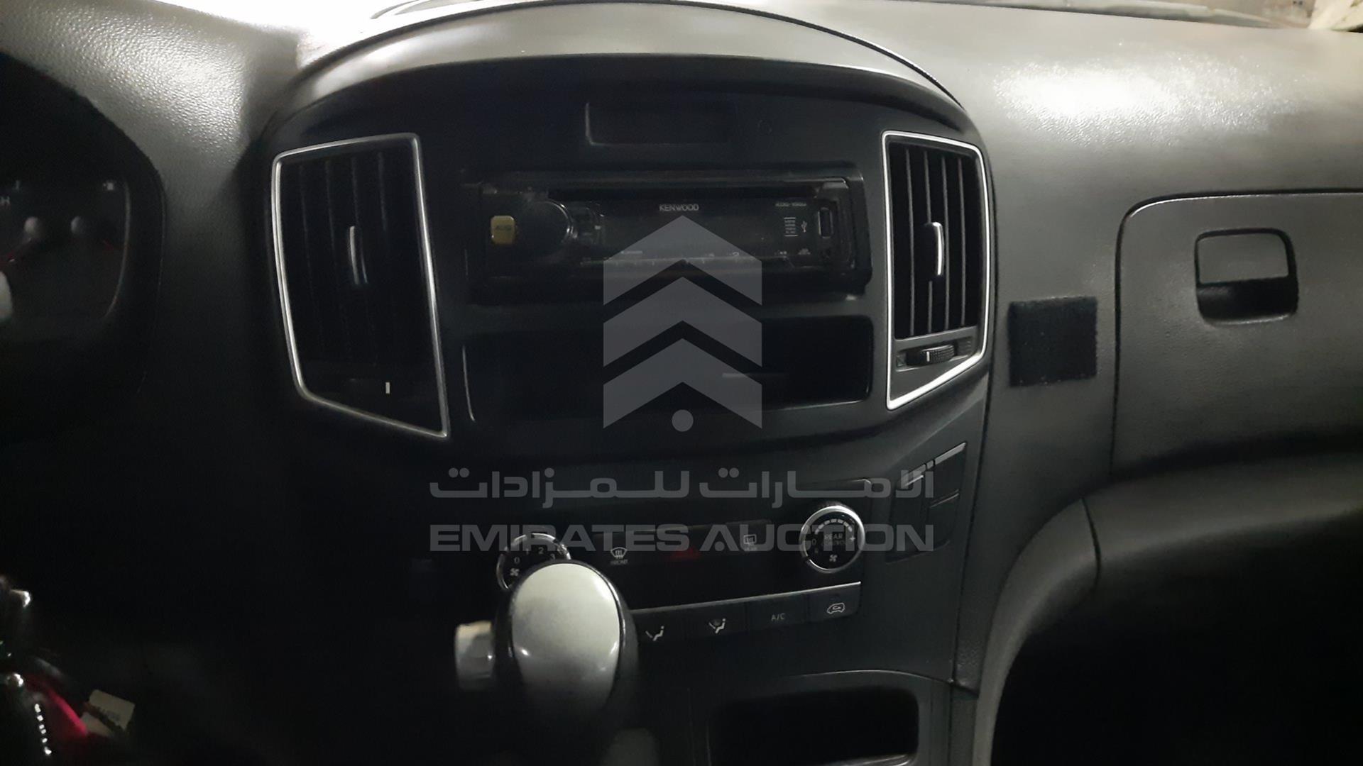 2018 HYUNDAI H1 VIN: KMHWG81RXJU967562