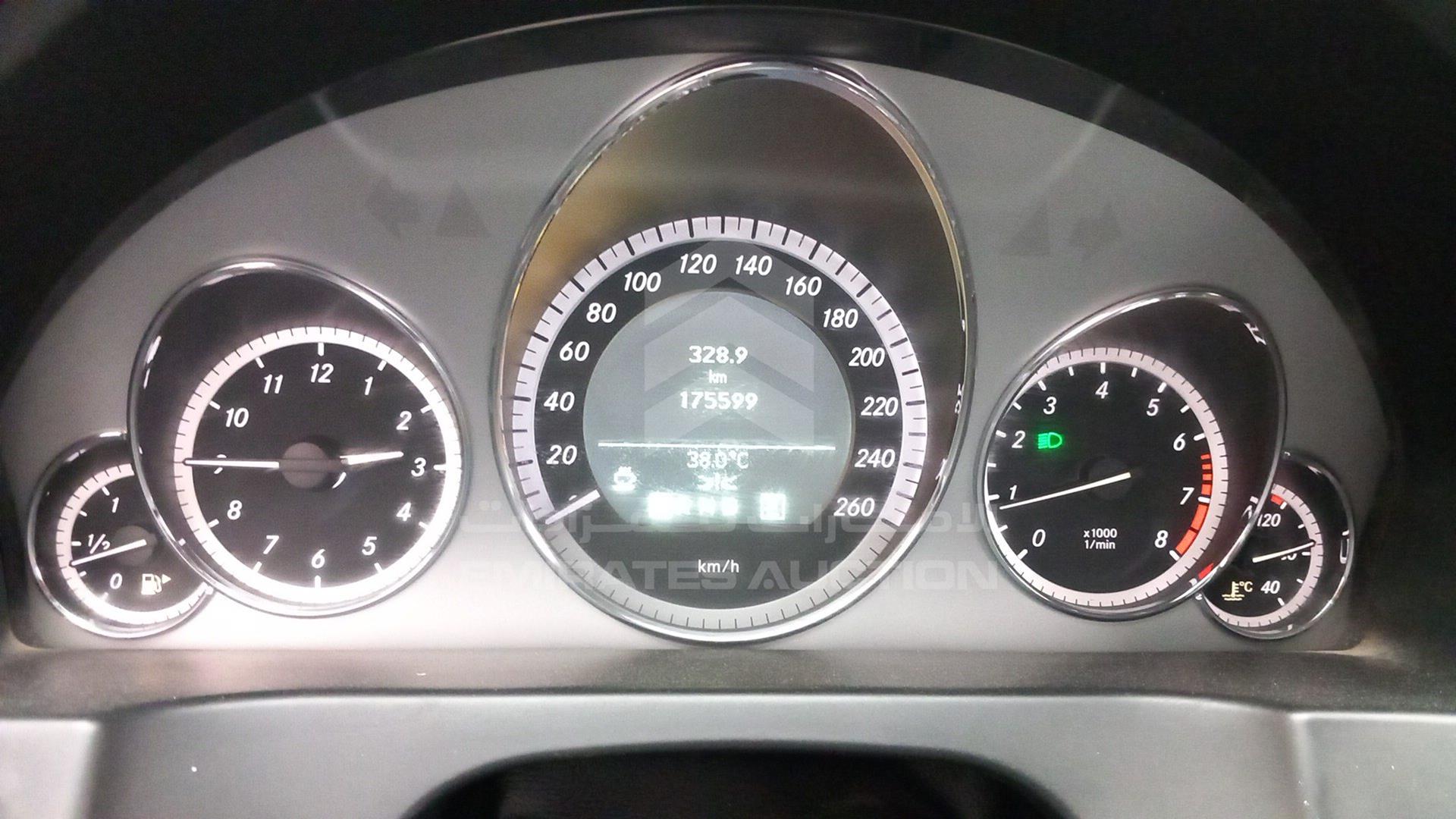 2011 MERCEDES E200 VIN: WDD2074481F114665