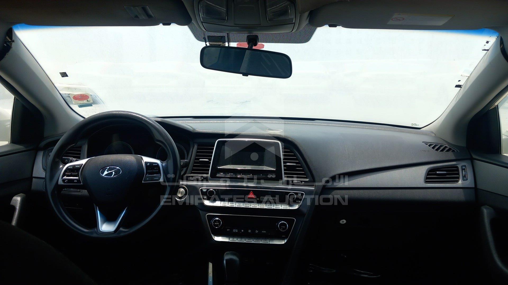 2018 HYUNDAI SONATA VIN: KMHE24137JA082137