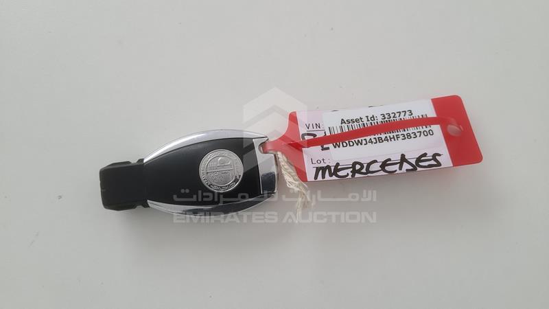 WDDWJ4JB4HF383700 Auction: EmiratesAuction Lot: 406062 WDDWJ4JB4HF383700 Mercedes C 300 2017 BLUE Photo 6