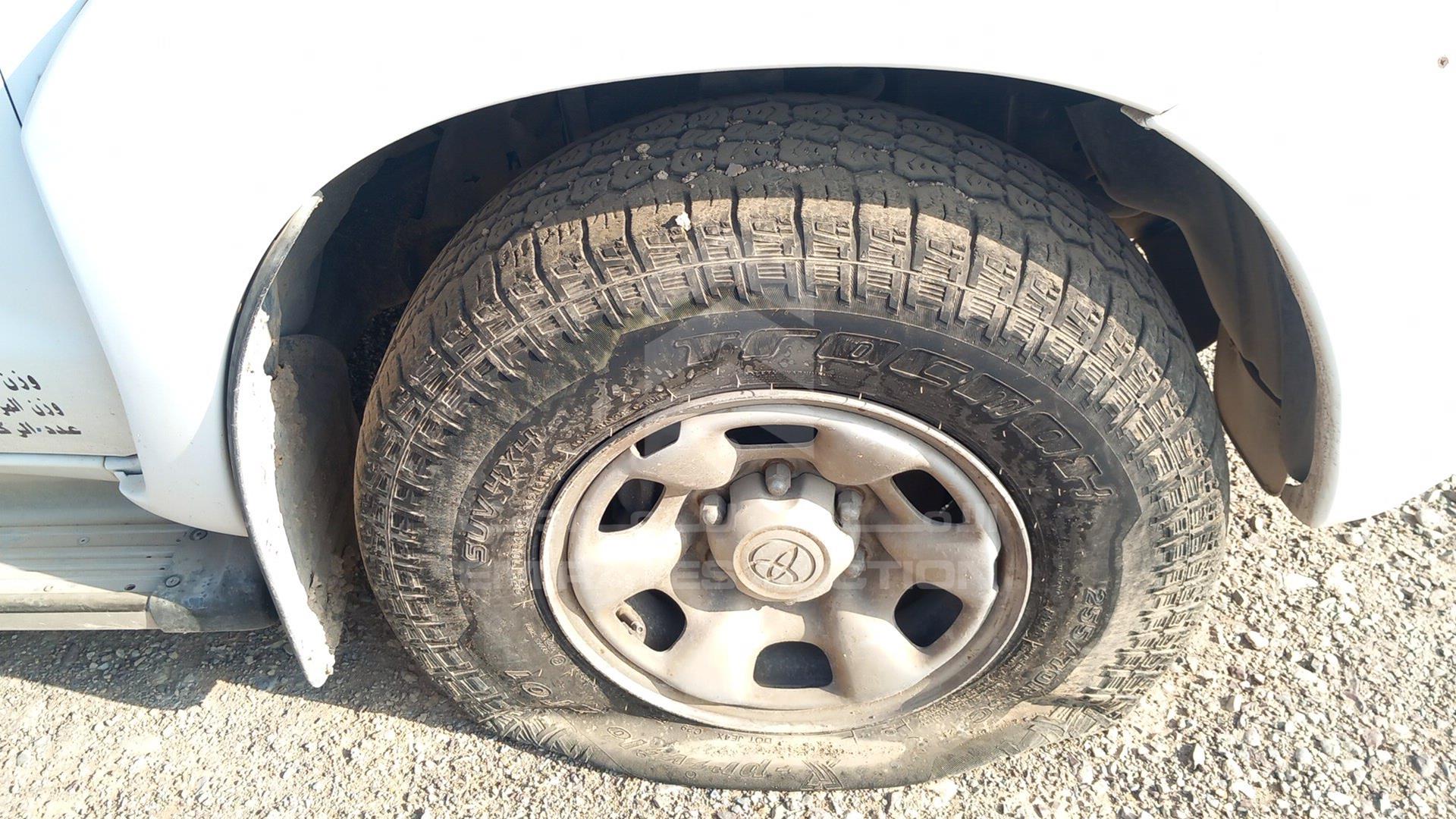 2013 TOYOTA HILUX VIN: MR0FX22G9D1367573