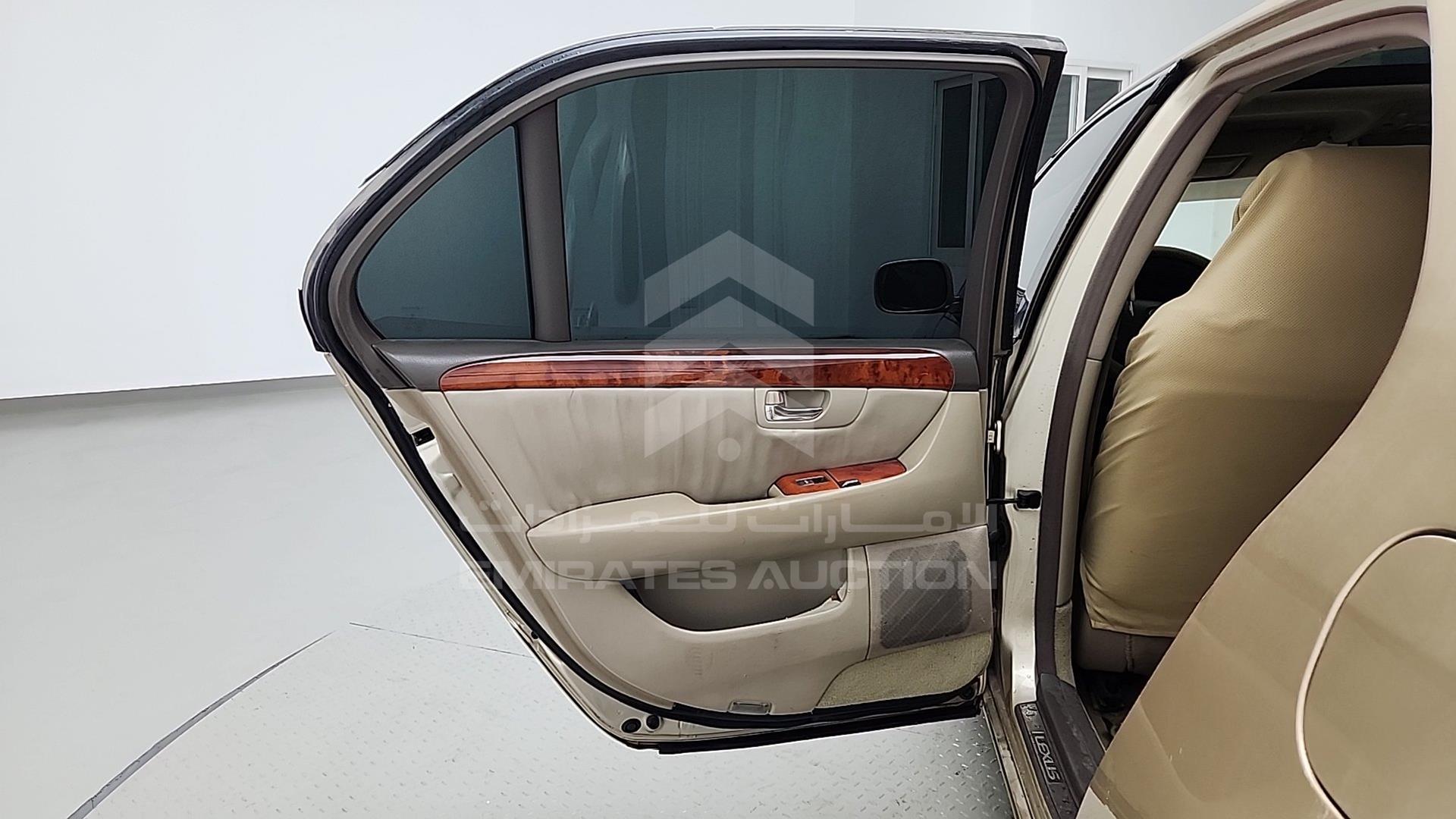 2001 LEXUS LS 430 VIN: JTHBN30FX10024631