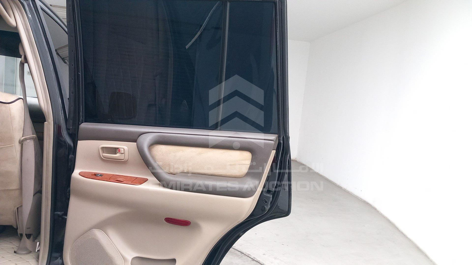 2006 TOYOTA LAND CRUISER VIN: JTEHJ09JX65145680