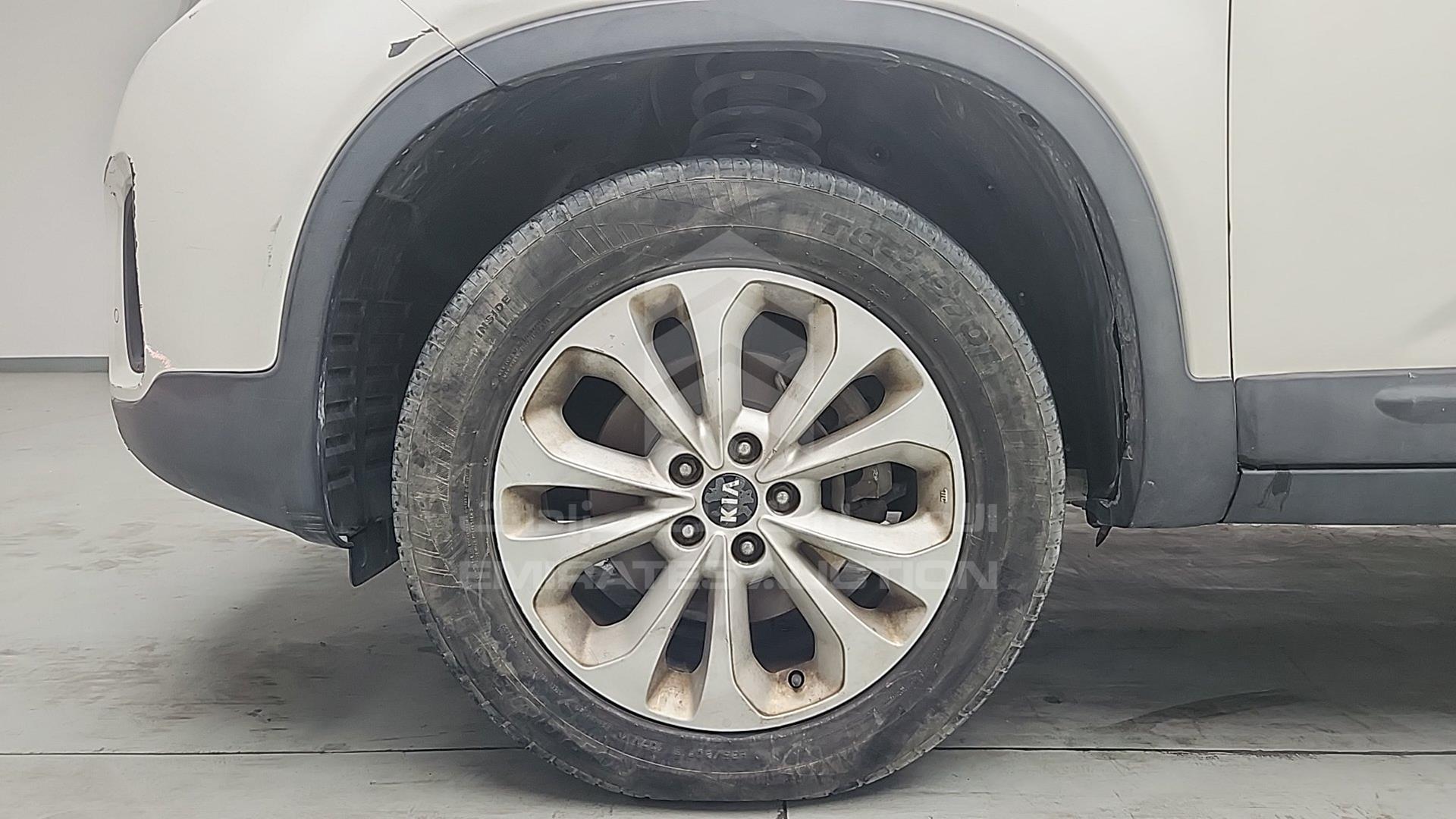 2015 KIA SORENTO VIN: KNAKU8117F5571416