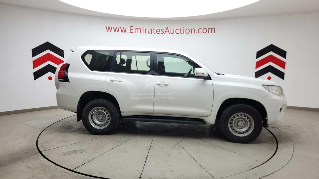 2020 Toyota Prado — Right Full View — Photo 37