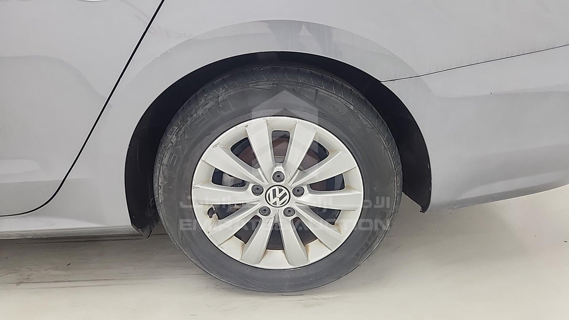 2015 VOLKSWAGEN PASSAT VIN: WVWBR7A3XFC061072