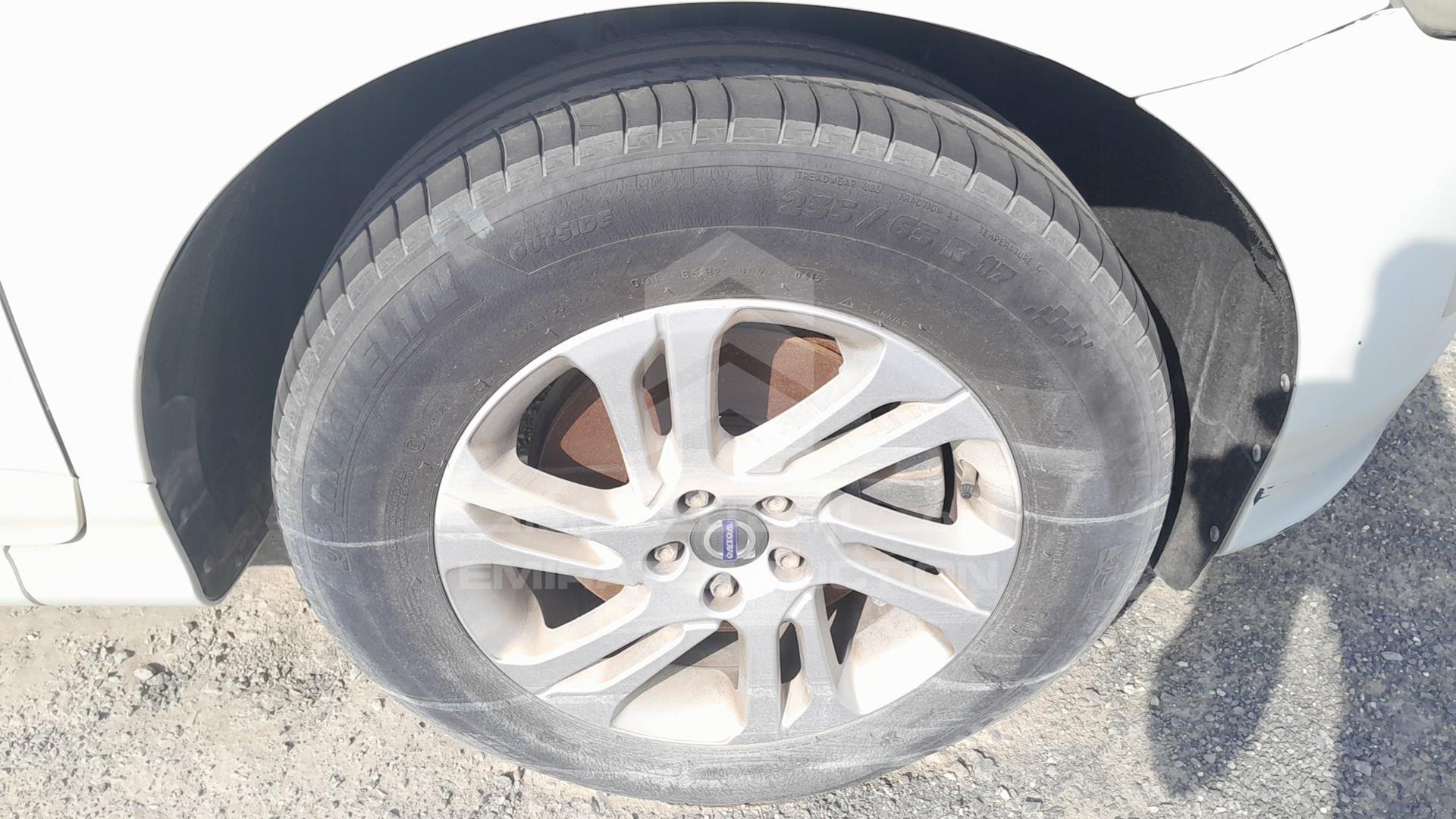 0 VOLVO XC 60 VIN: YV140CDZ6F2742194