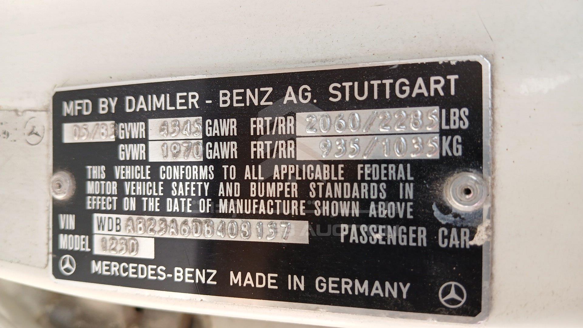 1983 MERCEDES 240D VIN: WDBAB23A6DB408137