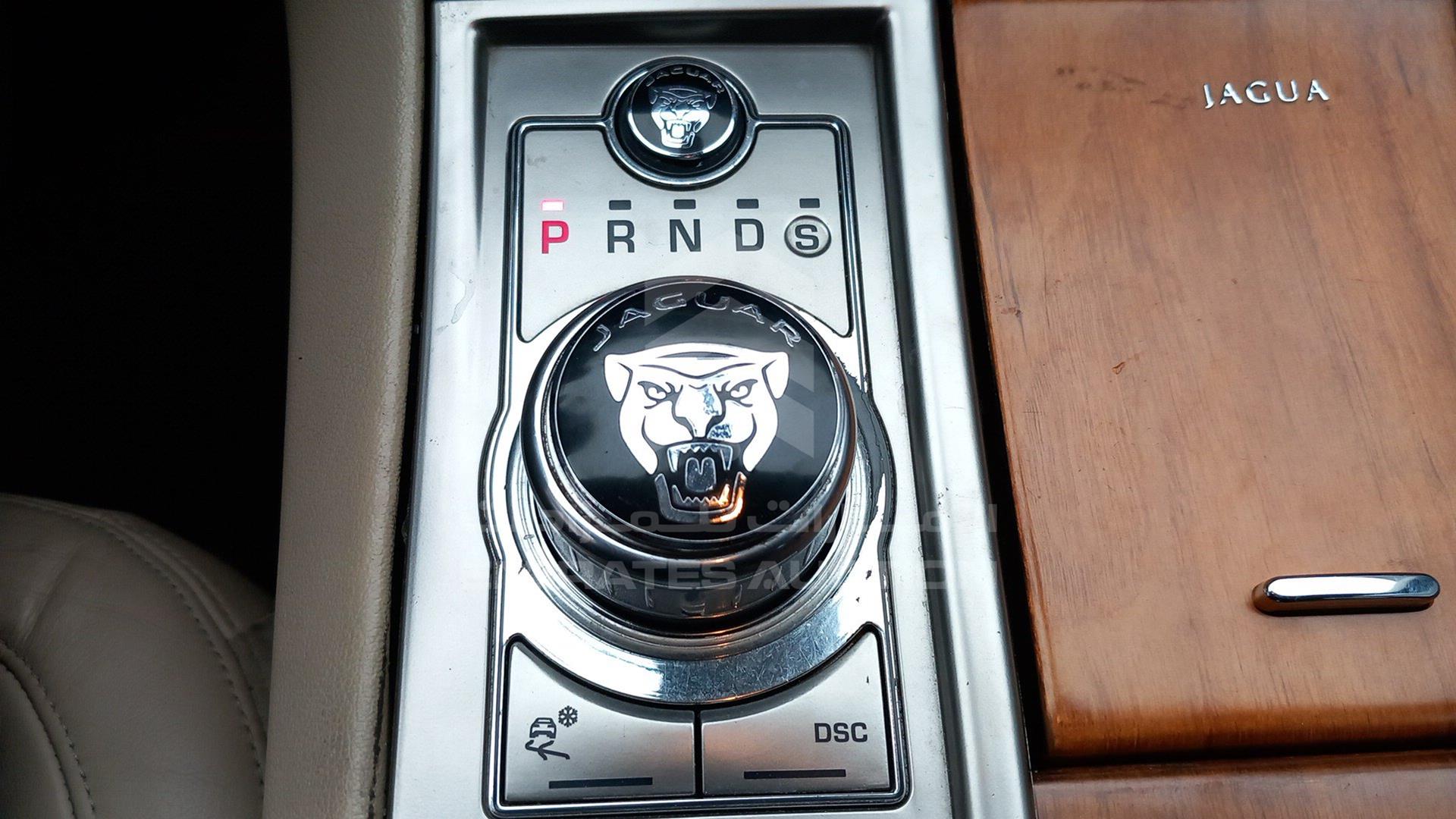 2011 JAGUAR XF VIN: SAJAA05D2BFS04944