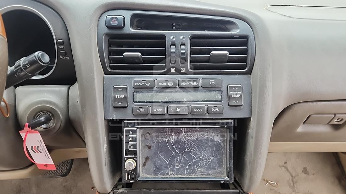 2001 Lexus GS 300 — Entertainment Systems & Camera Monitor & Navigation — Photo 18