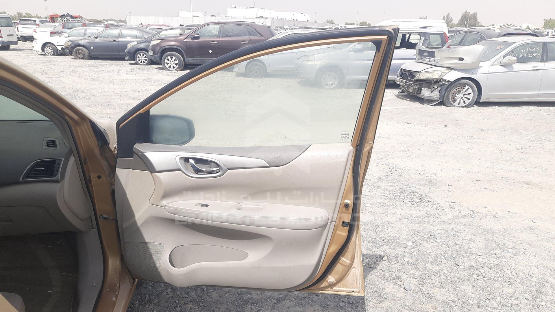 2014 NISSAN TIIDA VIN: MNTBC2C94E6002157