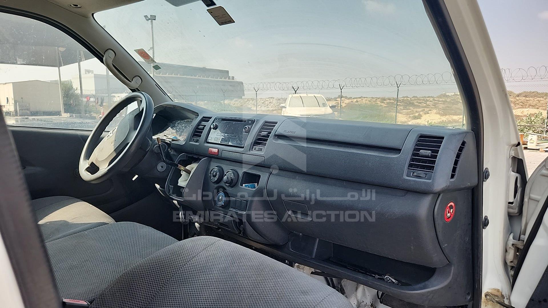 2014 TOYOTA HIACE VIN: JTFHX02P2E5003217