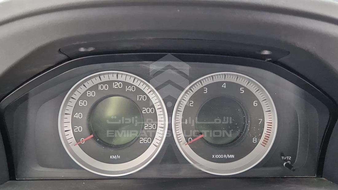 2011 Volvo XC 60 — Speedometer & RPM Gauges — Photo 17