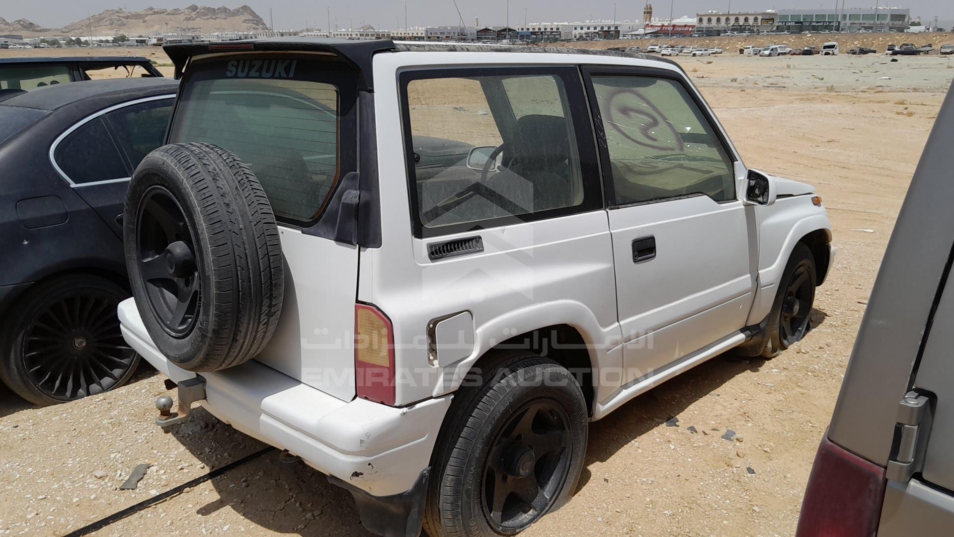 0 SUZUKI --- VIN: JSAETA01V01300024
