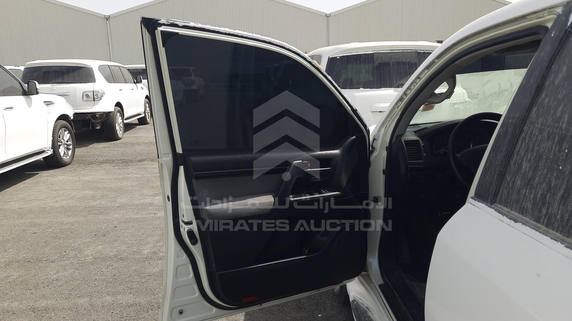 2011 TOYOTA LAND CRUISER VIN: JTMDU09J3B4043695