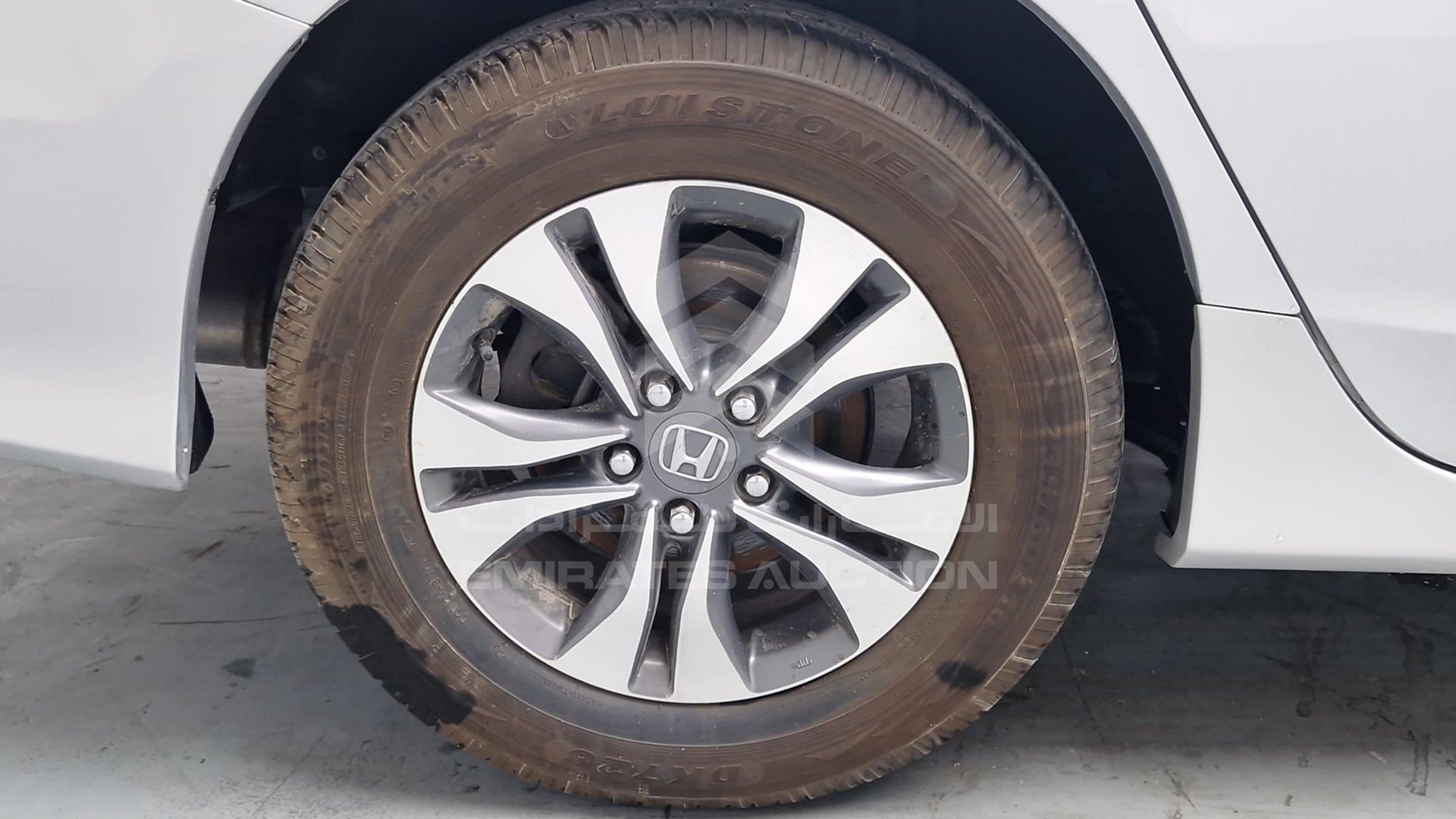 2015 HONDA ACCORD VIN: LUCCR2627F3414824