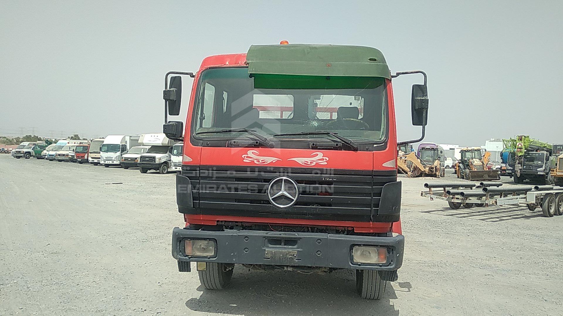 1991 MERCEDES --- VIN: WDB65142715735386