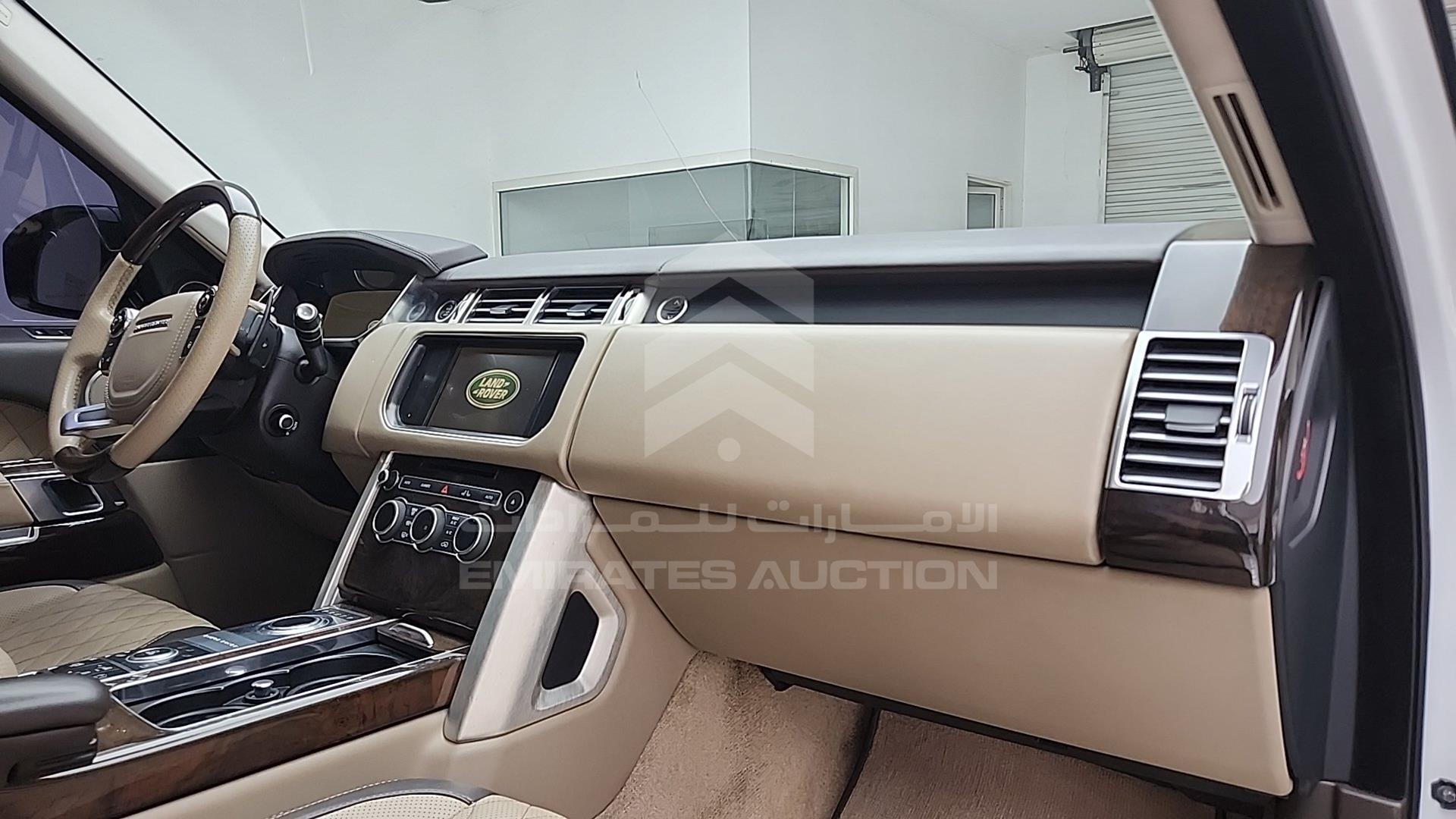 2014 RANGE ROVER VOGUE VIN: SALGA2EF8EA137587