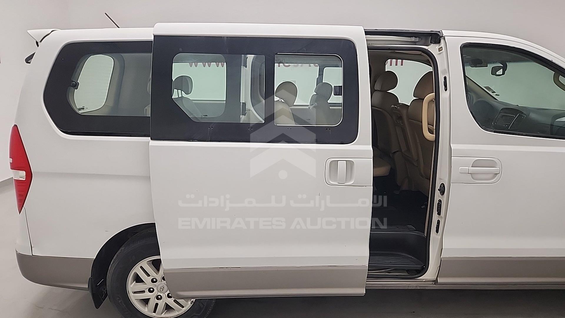 2018 HYUNDAI H1 VIN: KMJWA37R0JU946956