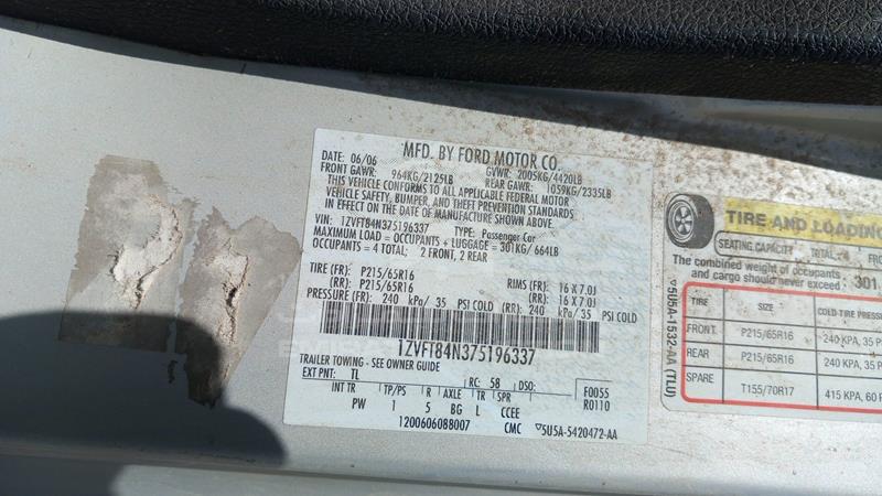 1ZVFT84N375196337 Auction: EmiratesAuction Lot: 404943 1ZVFT84N375196337 Ford Mustang 2007 SILVER Photo 2