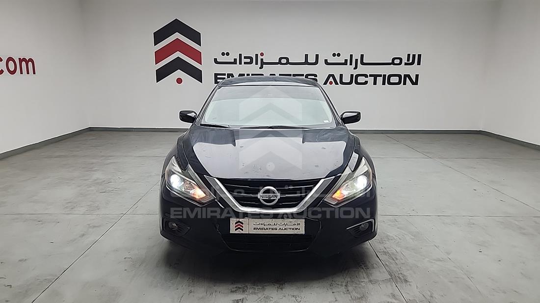 نيسان التيما 2018 — الزاوية الأمامية بالكامل — صورة 1