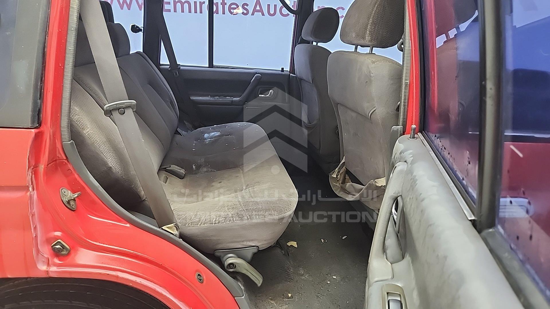 2000 MITSUBISHI PAJERO VIN: JMY0RV310YJ704581