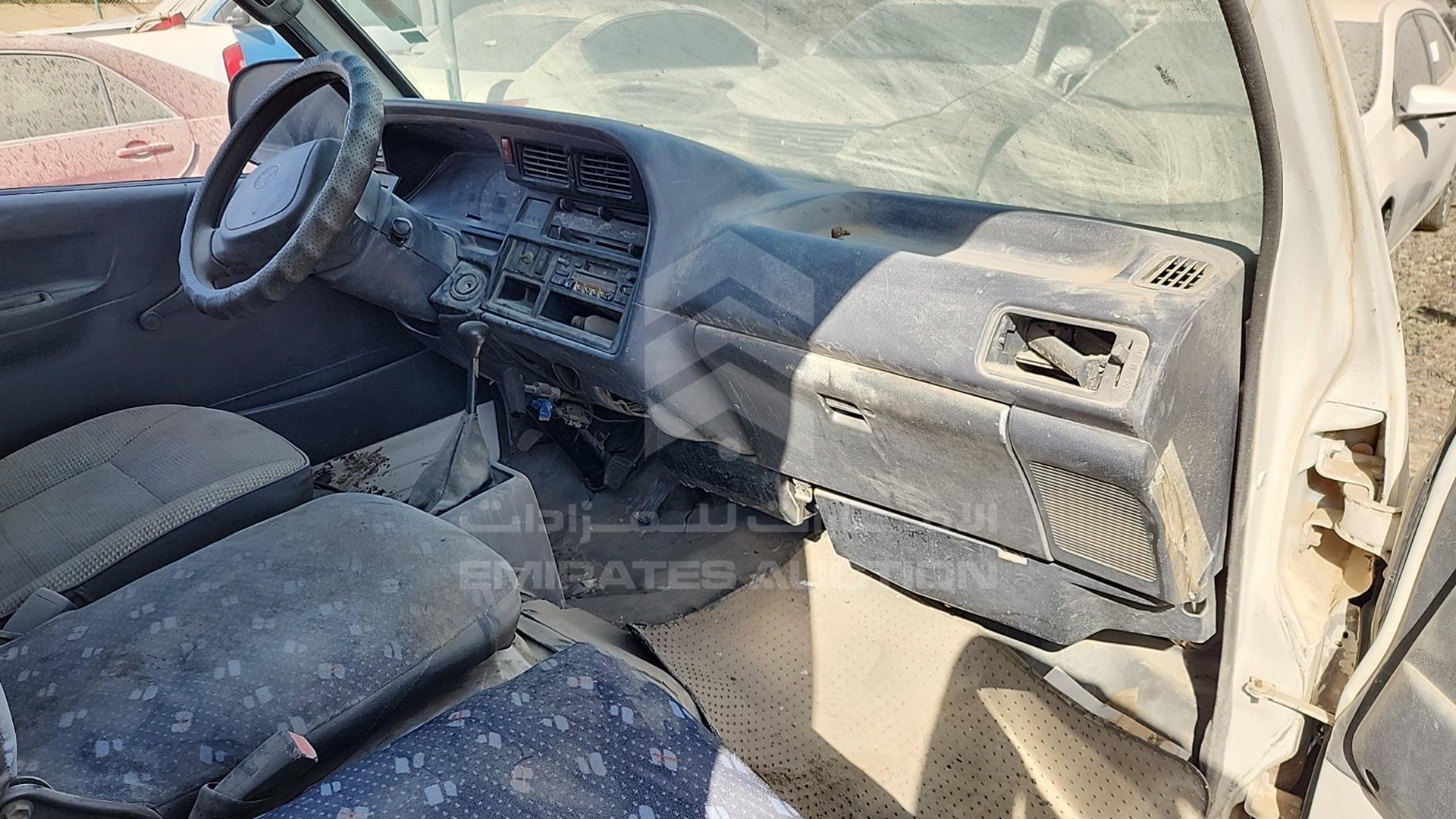 2000 TOYOTA HIACE VIN: JT4ZA1191Y0035729