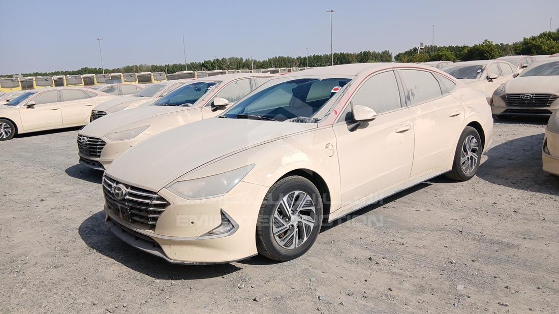 2021 Hyundai Sonata Hybrid — Front Left Angle — Photo 6