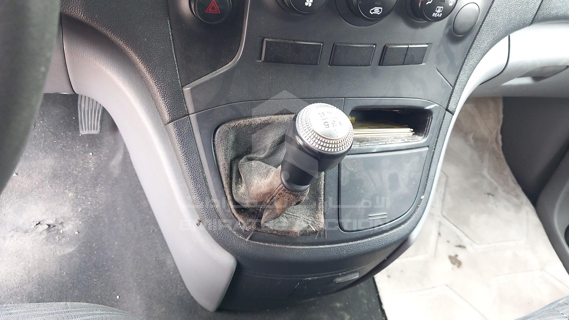 2013 HYUNDAI H1 VIN: KMHWG81R6DU548337